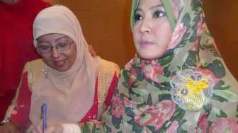 Peggy Melati Kampanye Belajar Alquran dengan "Amazing Muslimah"