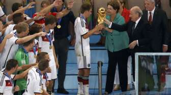 Pemain Jerman Rusak Trofi Piala Dunia