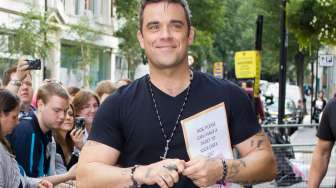 Robbie Williams Tarik Ucapan Pernah Tiduri 4 Personel Spice Girls