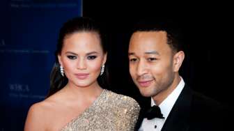 John Legend pun Telanjang Seperti Justin Bieber