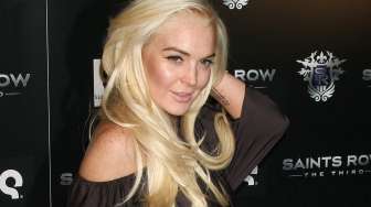 Lindsay Lohan Pilih Hipnoterapi Untuk Berhenti Merokok 