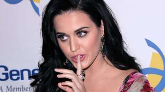 Katy Perry Blunder Soal "Tweet" Korban MH17