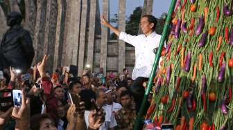 Foto: Tumpeng 7 Meter untuk Jokowi