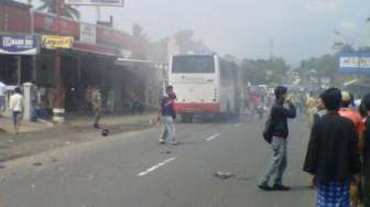 Awas Macet, Kecelakaan dan Kebakaran Bus di Jalur Selatan