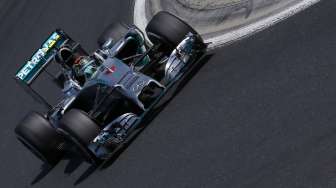 Rosberg Raih "Pole Position" di GP Hungaria, Mobil Hamilton Terbakar