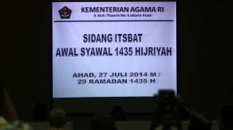 Sidang Itsbat di Kementerian Agama RI Jakarta, Minggu (27/7). [suara.com/Kurniawan Mas'ud]