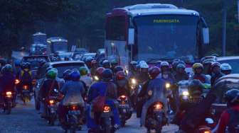 Arus Balik Lebaran, Garut-Nagreg Padat Merayap