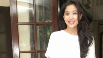 7 Potret Rumah Baru Olivia Zalianty, Kolam Renangnya Kayak di Hotel!