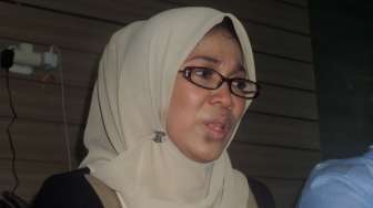 Musuhi Ibu Sendiri, Marshanda Dipengaruhi Manajer?