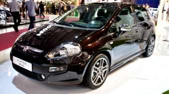 Versi "Facelift" Fiat Punto Meluncur di India