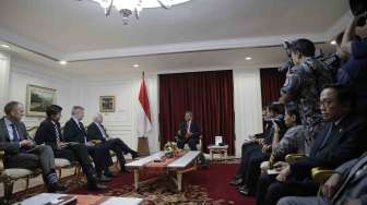 Presiden SBY menerima Delegasi Senator AS John McCain di kantor Presiden Jakarta, Selasa (12/8). [Rumgapres/Abror]