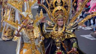 Jember Fashion Carnaval  (JFC) ke-13 di Jember, Jatim, Minggu (24/8). Grand Carnival kali ini bertemakan Triangle Dynamic in Harmony. [Antara/Seno]