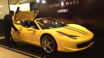 Salah satu mobil Ferrari 458 Spider yang dirilis di Jakarta dalam program Tailor Made, Rabu (27/8/2014). [Suara.com/Deny Yuliansari]