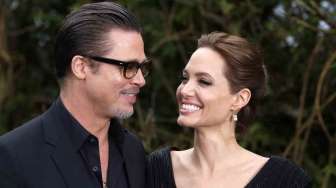 Foto: Angelina Jolie dan Brad Pitt Menikah