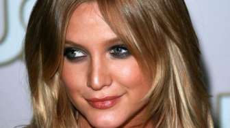 Ashlee Simpson Dinikahi Anak Diana Ross