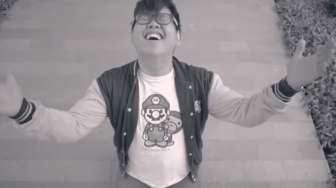 10 Momen Super "Awkward"