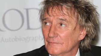 Patahkan Hidung Fans, Rod Stewart Digugat Rp120 Juta