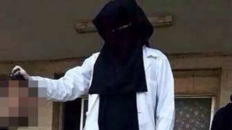 Dokter ISIS Pamerkan Kepala Buntung di Depan Anak-anak