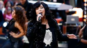 Terinfeksi Virus Akut, Penyanyi Legendaris Ini Undur Konser