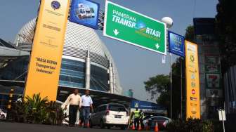 Pameran transportasi Indonesia 2014 di gedung SMESCO Jakarta, Rabu (10/9). Pameran bertajuk \"Masa Depan Transportasi Indonesia\". [suara.com/Rengga Satria] 