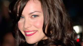 Liv Tyler Lahirkan Anak Laki-laki