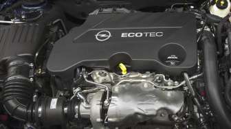 New Opel 2.0 CDTI Turbo Debut di Paris Motor Show 2014