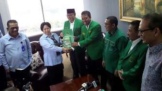 DPP PPP mendaftarkan perubahan susunan pengurus partai ke Kementerian Hukum dan HAM di Jakarta, Senin (15/9). [Bowo Raharjo]