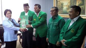 DPP PPP mendaftarkan perubahan susunan pengurus partai ke Kementerian Hukum dan HAM di Jakarta, Senin (15/9). [Bowo Raharjo]