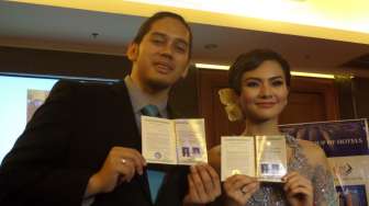 Eriska Rein dan Mithu Mau "Honeymoon" Sambil Bikin Film