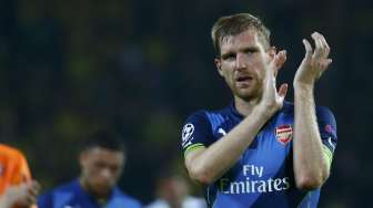 Per Mertesacker, "The Big F*****g German" yang Mengerikan di Udara