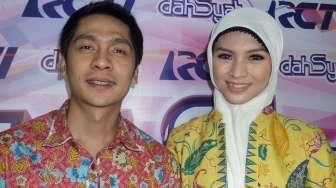 Rileks, Donita Dandan Jelang Melahirkan