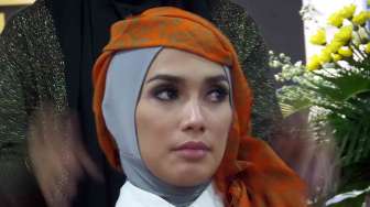 Foto: Ussy dan Andhika Jual Busana Muslim