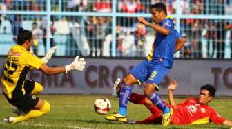 Imbangi Semen Padang, Arema Melaju ke Semifinal