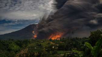 Sebagian Infrastruktur Bandara Kualanamu Tertutup Abu Sinabung