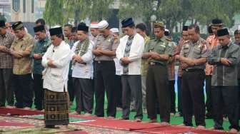 Warga Sampit Gelar Shalat Minta Hujan