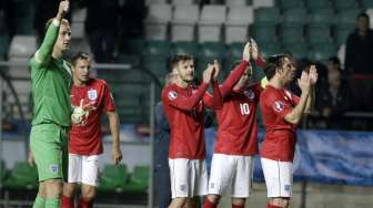 Foto: Kemenangan Inggris dan Spanyol di Laga Ketiga