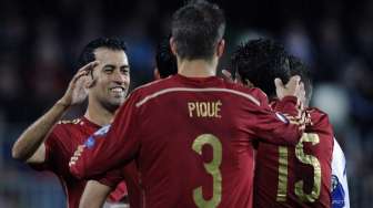 Pemain Spanyol rayakan kemenangan atas Luxembourg [Reuters/Eric Vidal]