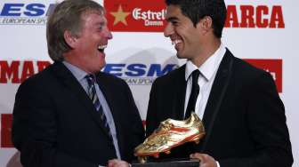 Suarez Terima Penghargaan Sepatu Emas