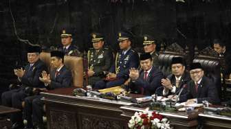 Joko Widodo dan Jusuf Kalla hari ini resmi menjadi Presiden dan Wakil Presiden Republik Indonesia periode 2014-2019 dalam sidang MPR yang di gelar hari ini di Jakarta, Senin (20/10). 