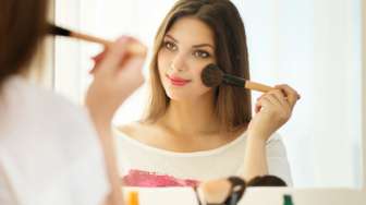 3 Langkah Makeup Mudah dan Praktis Untuk Anda yang Tak Miliki Waktu Berdandan