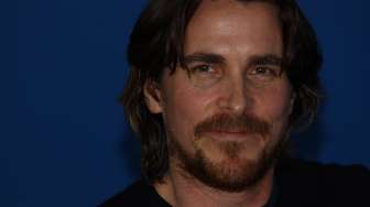 Christian Bale Positif Perankan Steve Jobs