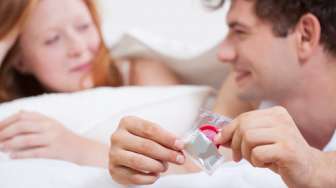 Virus Corona Diduga Menular Lewat Hubungan Seks, Bisakah Pakai Kondom?