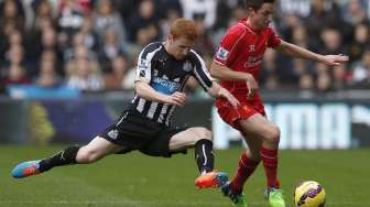 Newcastle Tumbangkan Liverpool di St. James Park