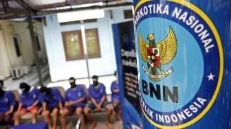 BNN memusnahkan 6.116,02 gram sabu dan 1.292 butir ekstasi dari pengungkapan kasus narkotika, Jakarta, Senin (3/11). [suara.com/Kurniawan Mas'ud]