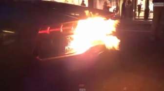 Lamborghini Milik Pengemudi Sombong Ini Terbakar