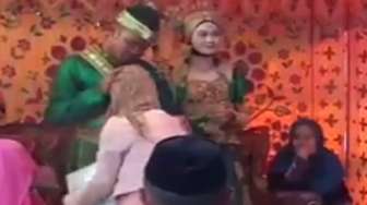 Datangi Pernikahan Mantan, Perempuan Ini Menangis