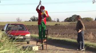 Jangan Tolong Badut yang Ingin Bunuh Diri Ini!