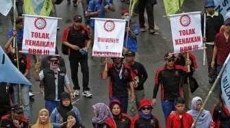 Buruh: Jokowi Tak Pikirkan Upah Buruh yang Rendah