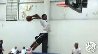 Aksi "Slam Dunk" Bocah Ini Kalahkan Bintang NBA