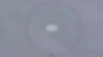 Benda Diduga UFO Bergerak Cepat di Langit Iran